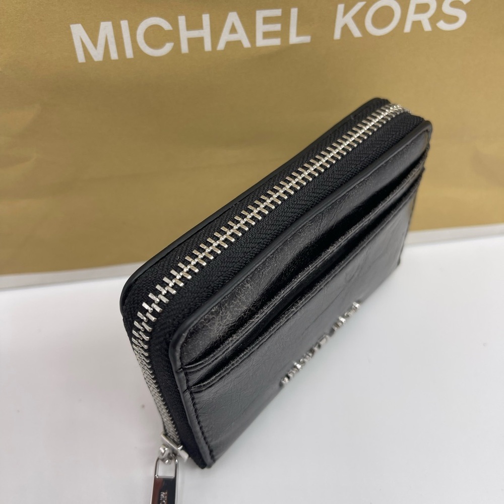 MICHAEL KORS Jet Set Medium Distressed Zip Around Card Case
Black 
NWT - Picture 14 of 16